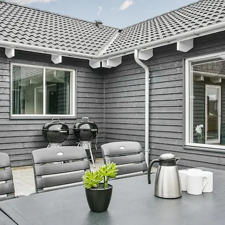 펜션 Amazing Home In Bogense With Sauna