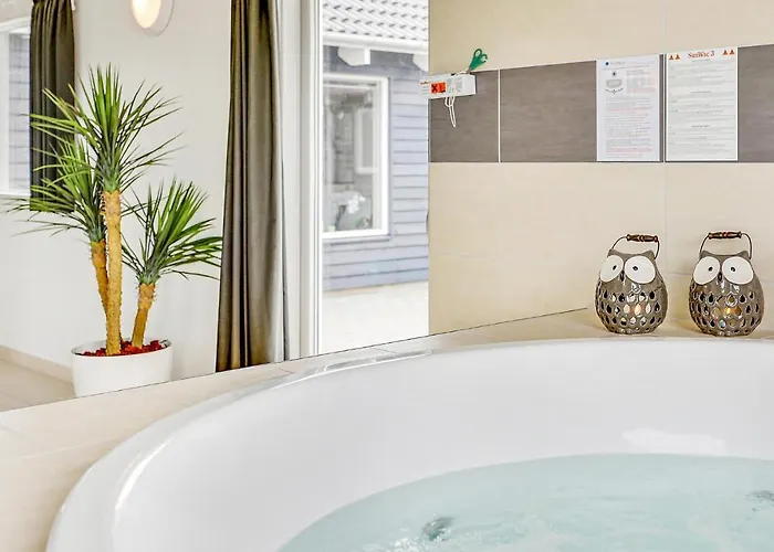 Semesterbostad In With Sauna Bogense